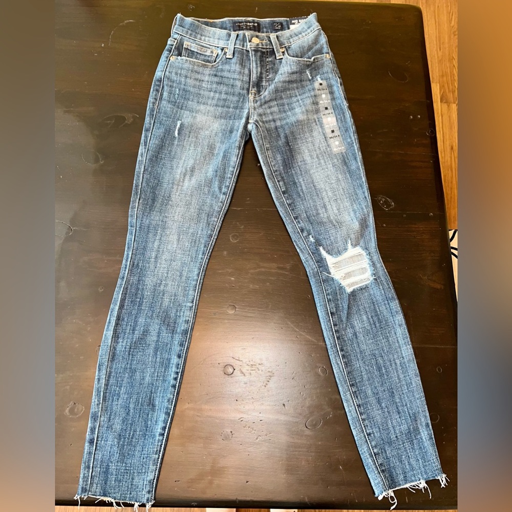 Lucky Brand Mid Rise Ava Ankle Destructed Skinny Jean 00/24